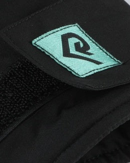 Adjustable cuffs with built‑in gloves
